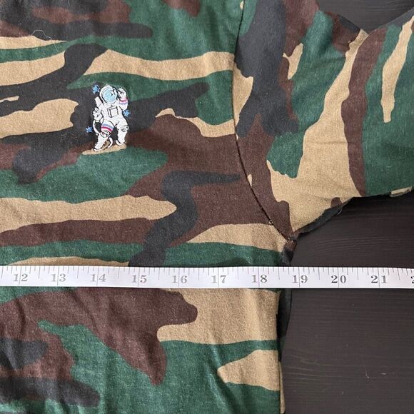 Eighty Eight Medium Long Sleeve Embroidered Astronaut Spaceman Camouflage Green - Picture 5 of 7